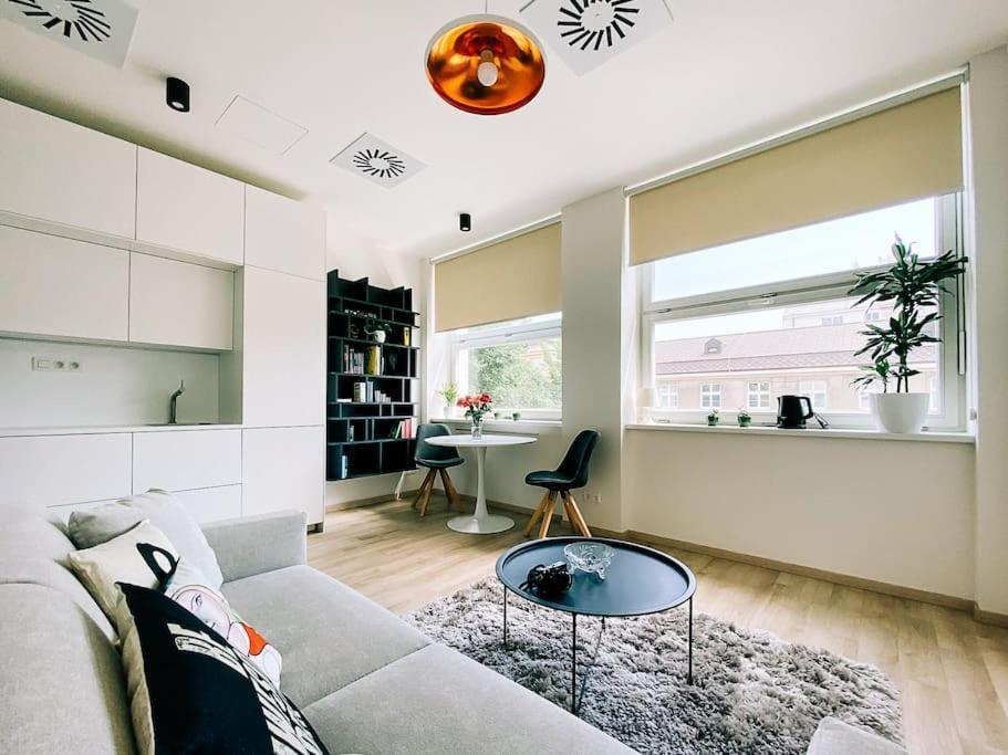 New Studio In Quiet Part Of The City Center บราติสลาวา ภายนอก รูปภาพ